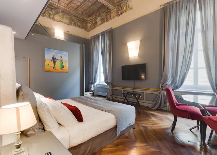 Palazzo Del Carretto-Art Apartments And Guesthouse