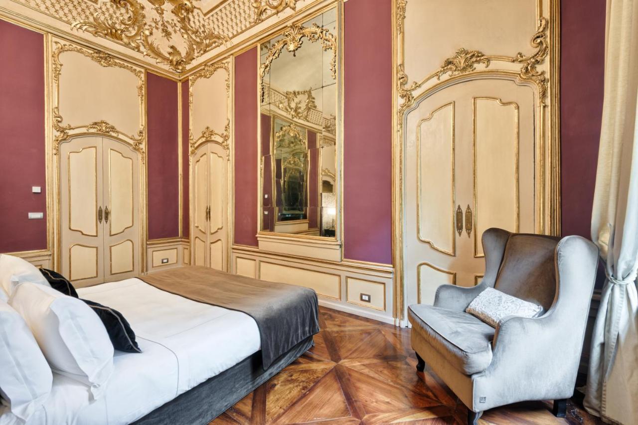Palazzo Del Carretto-art And