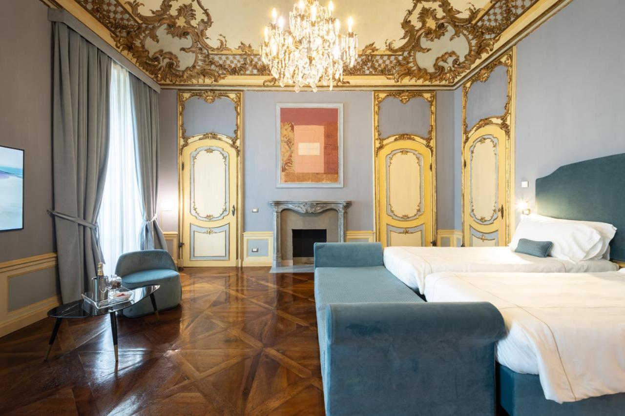 Palazzo Del Carretto-art And *
