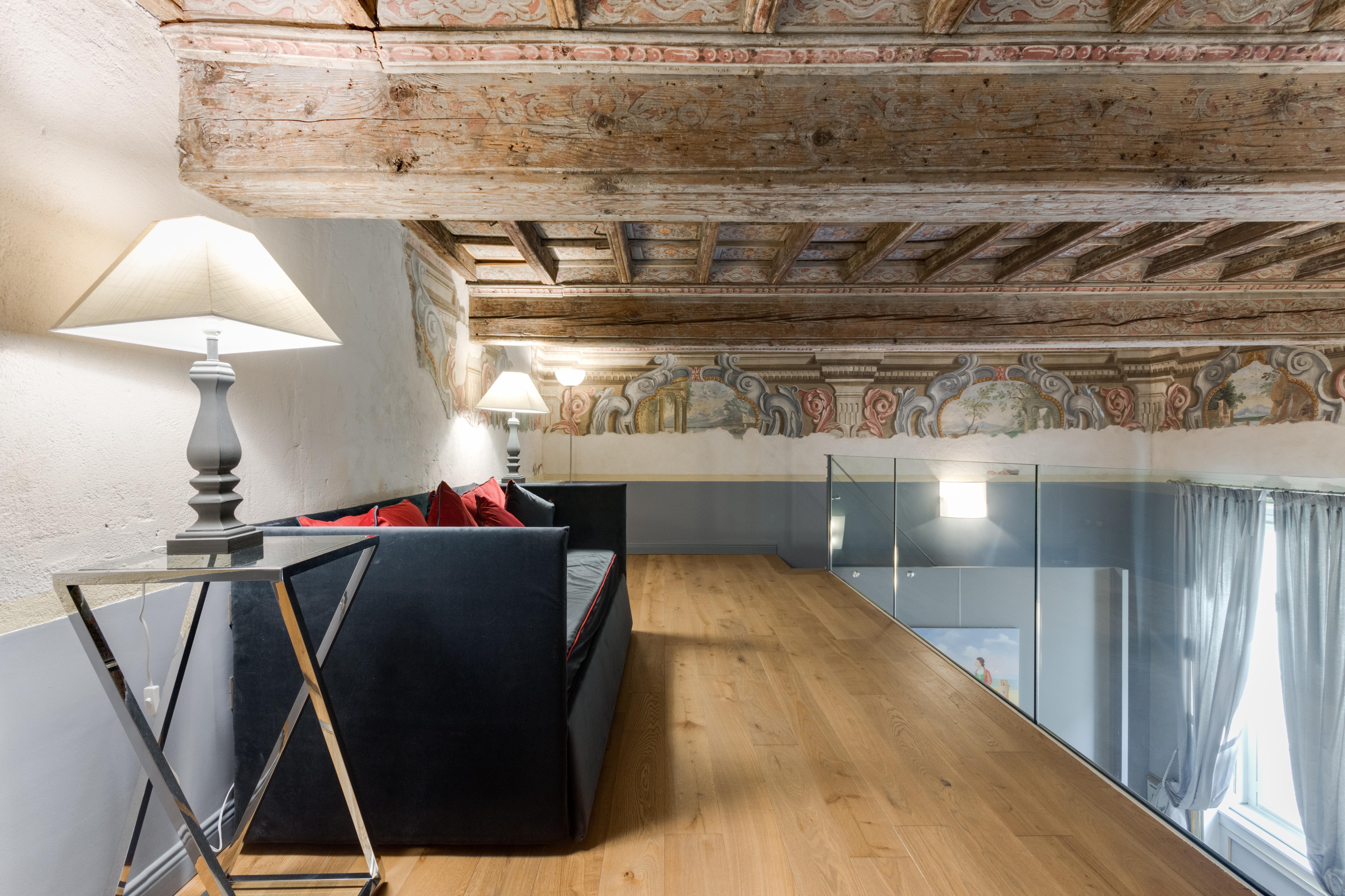 Palazzo Del Carretto-art And *