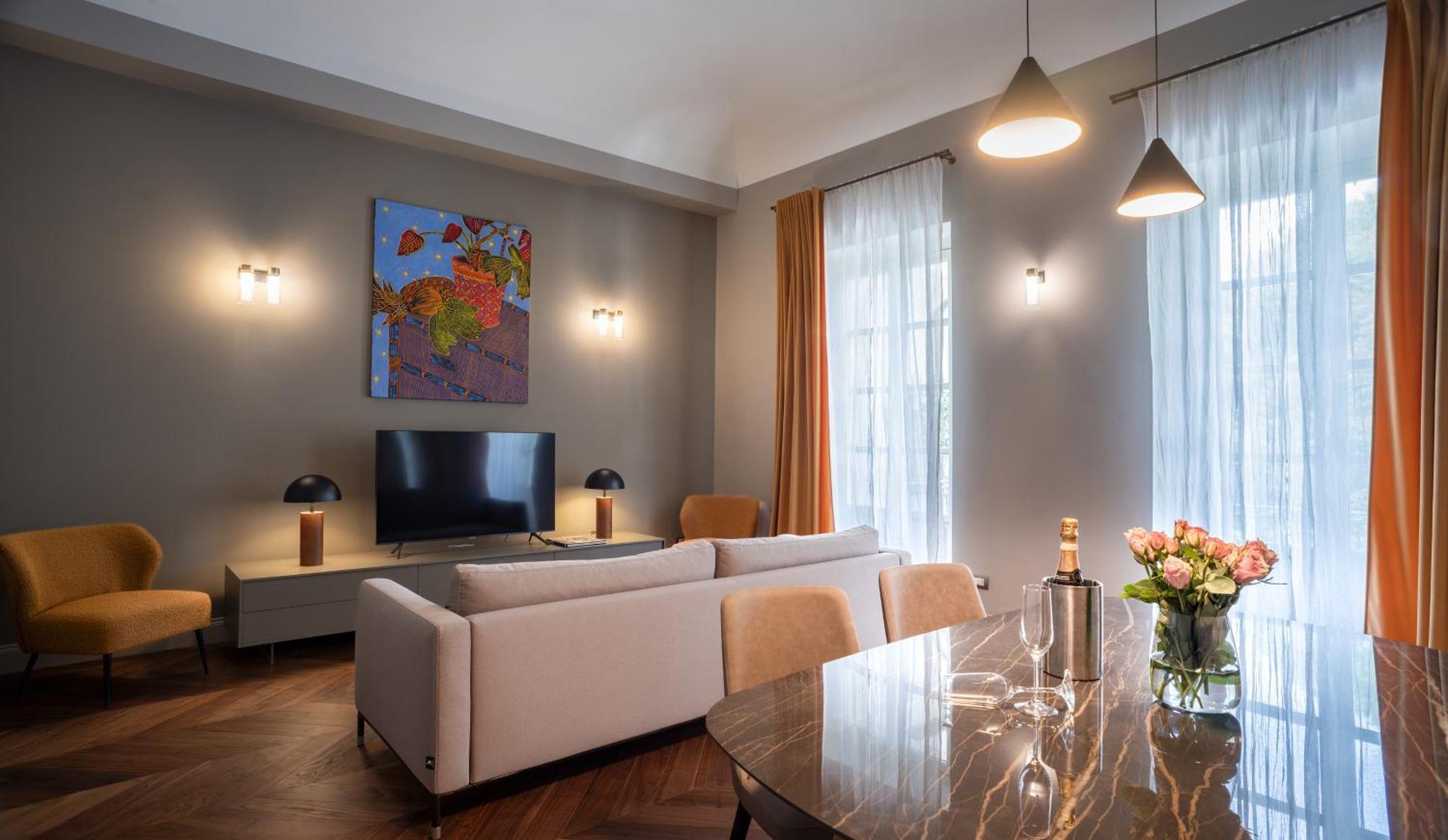 Palazzo Del Carretto-art Apartments&guesthouse Torino