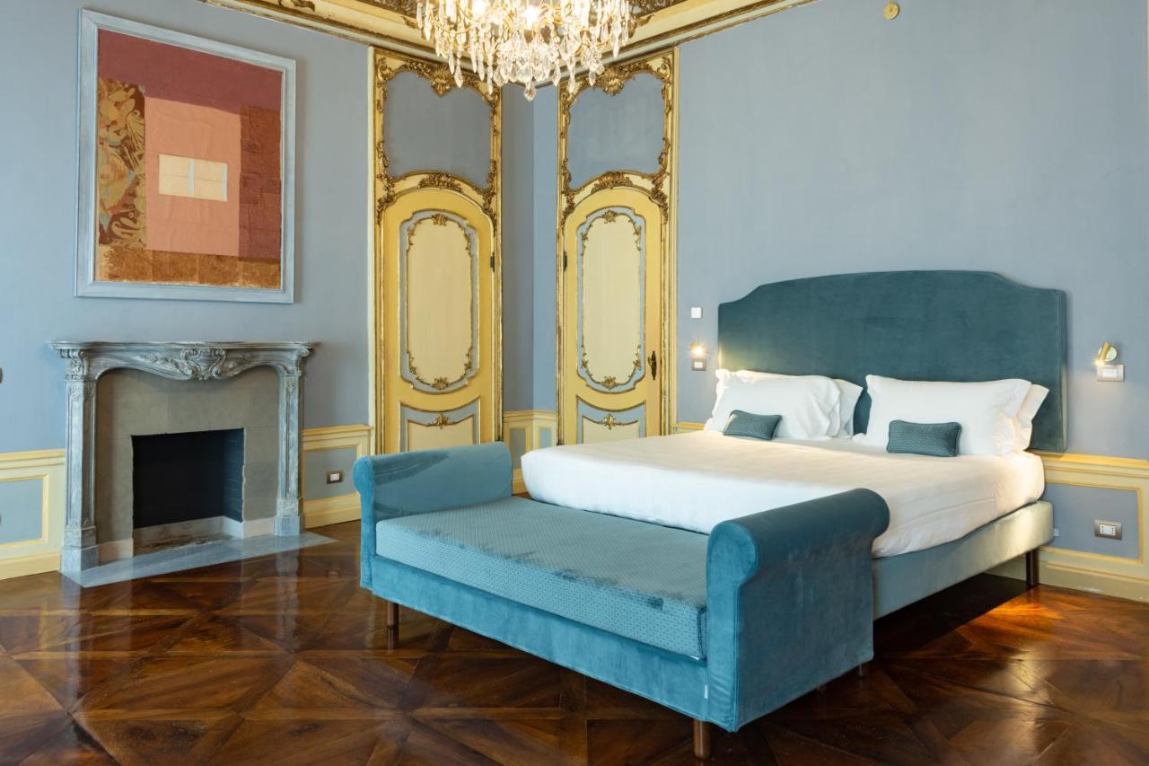 Palazzo Del Carretto-art And
