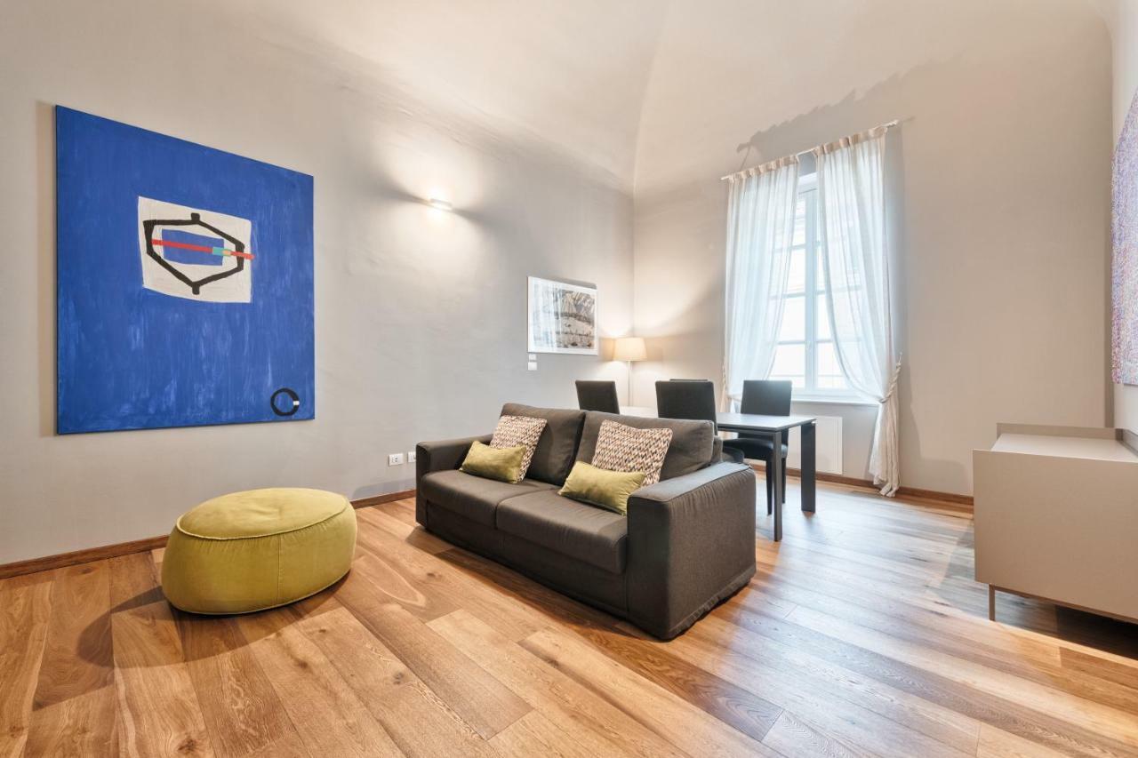 Palazzo Del Carretto-art And